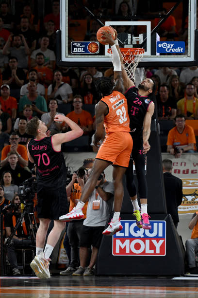 蒙德快速反 蒙德快速反