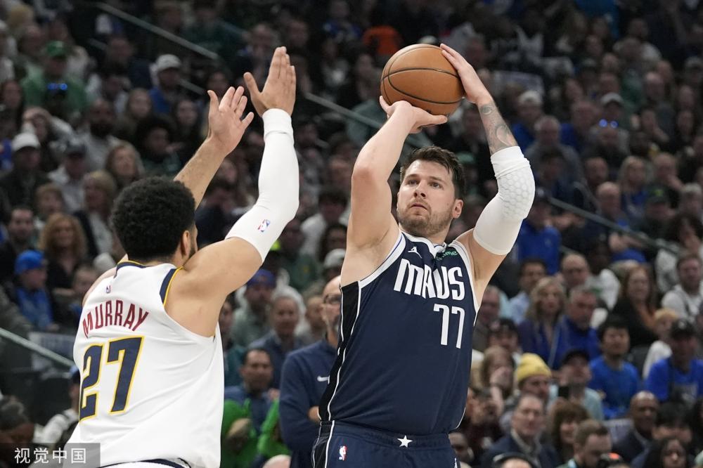 相比之下 相比之下